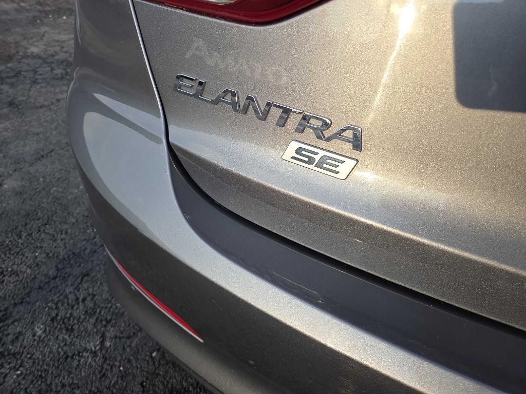 Hyundai Elantra  2018