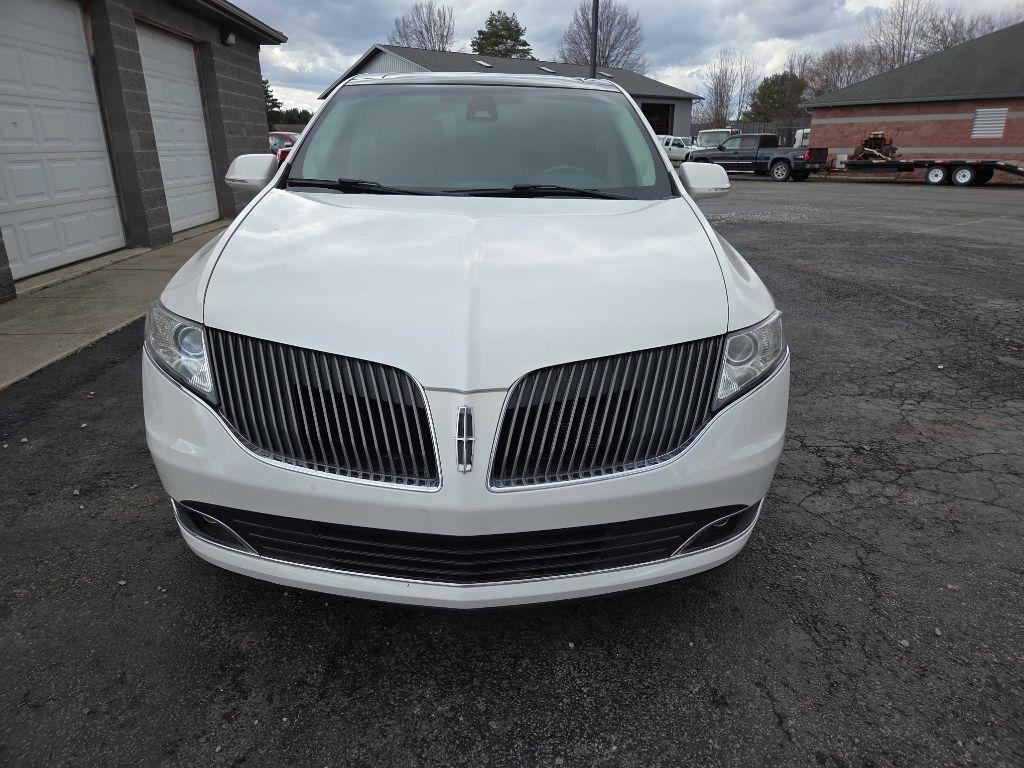Lincoln MKT  2014