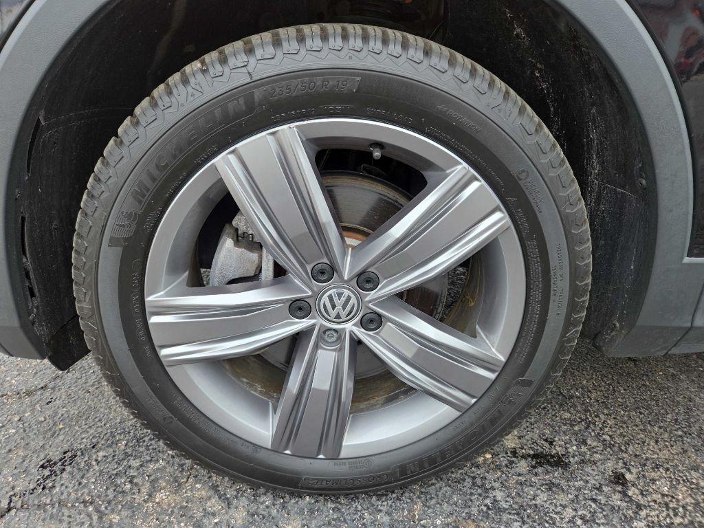 Volkswagen Tiguan  2021