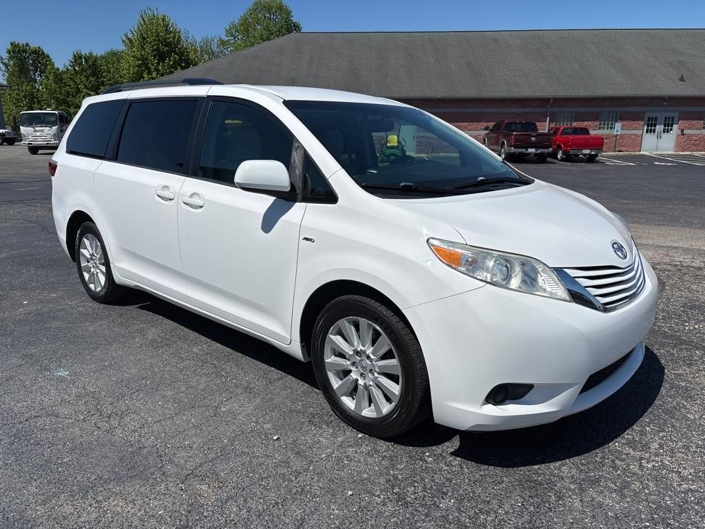 Toyota Sienna  2017