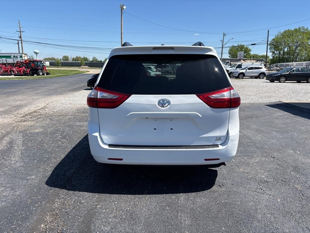 Toyota Sienna  2017