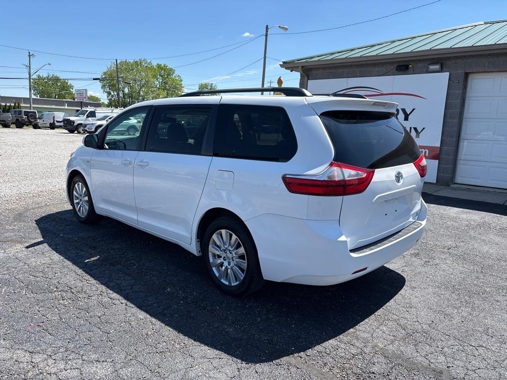 Toyota Sienna  2017