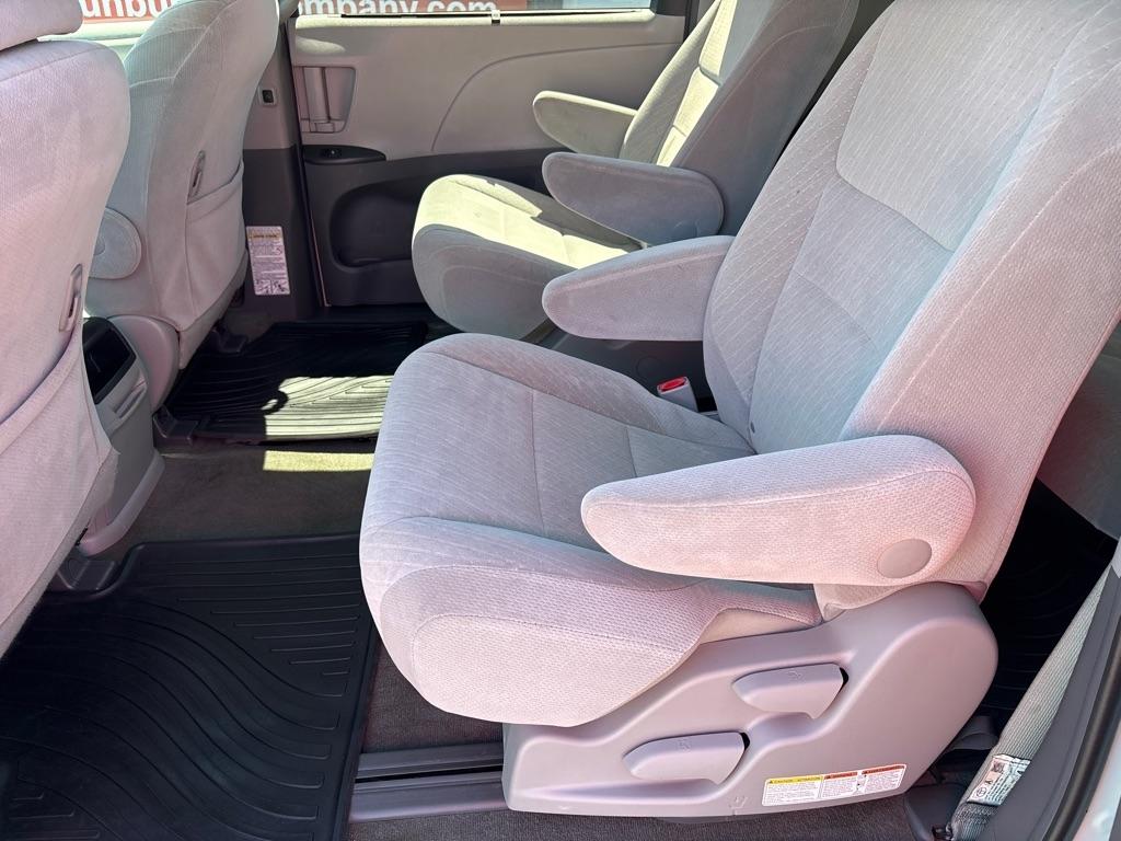 Toyota Sienna  2017