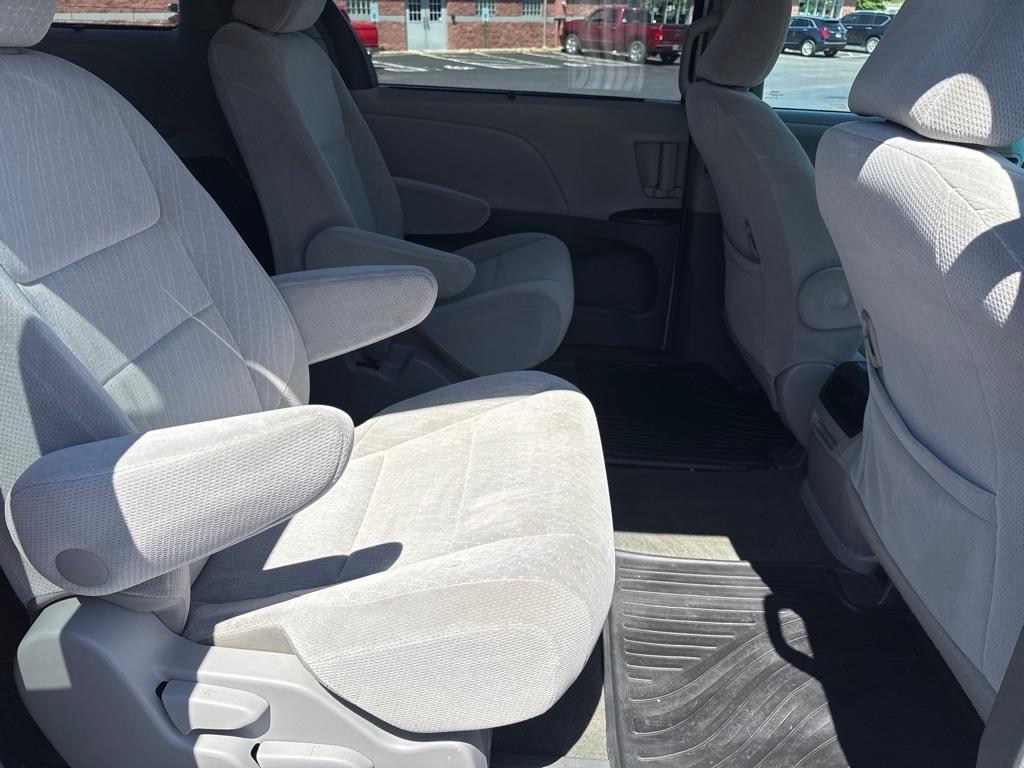 Toyota Sienna  2017