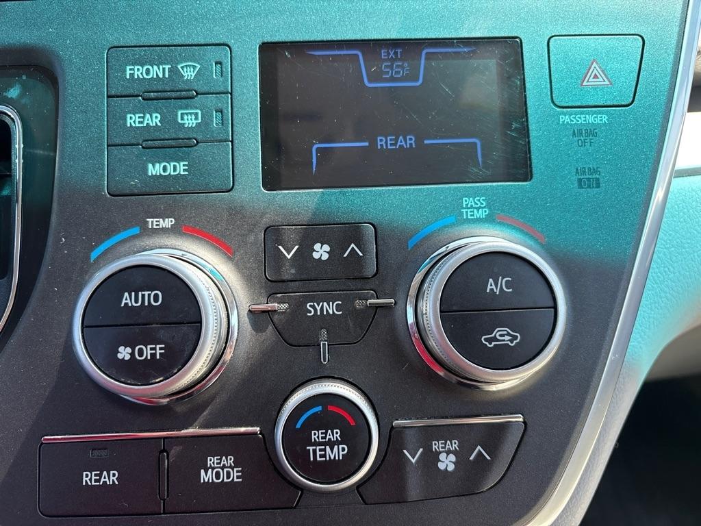 Toyota Sienna  2017