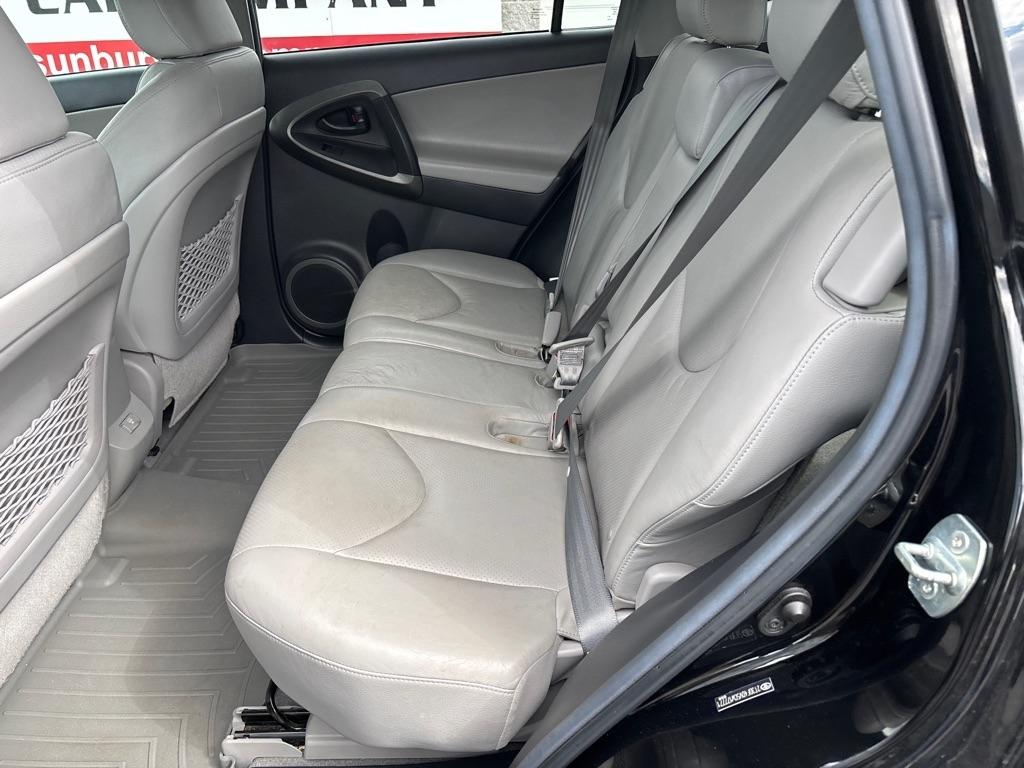 Toyota RAV4  2012