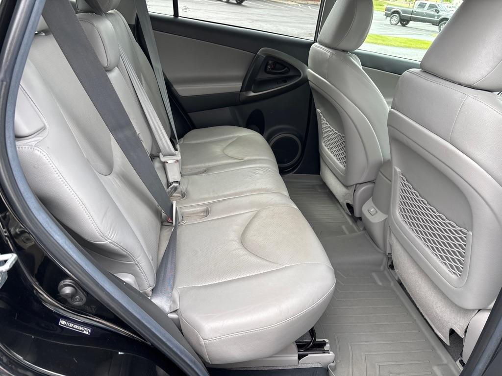 Toyota RAV4  2012