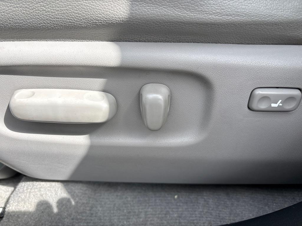 Toyota RAV4  2012