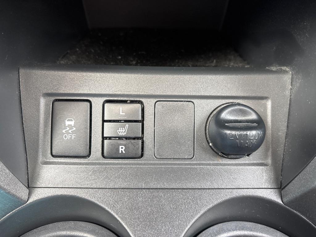 Toyota RAV4  2012