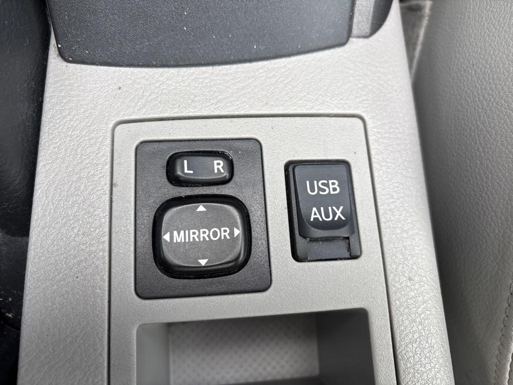 Toyota RAV4  2012