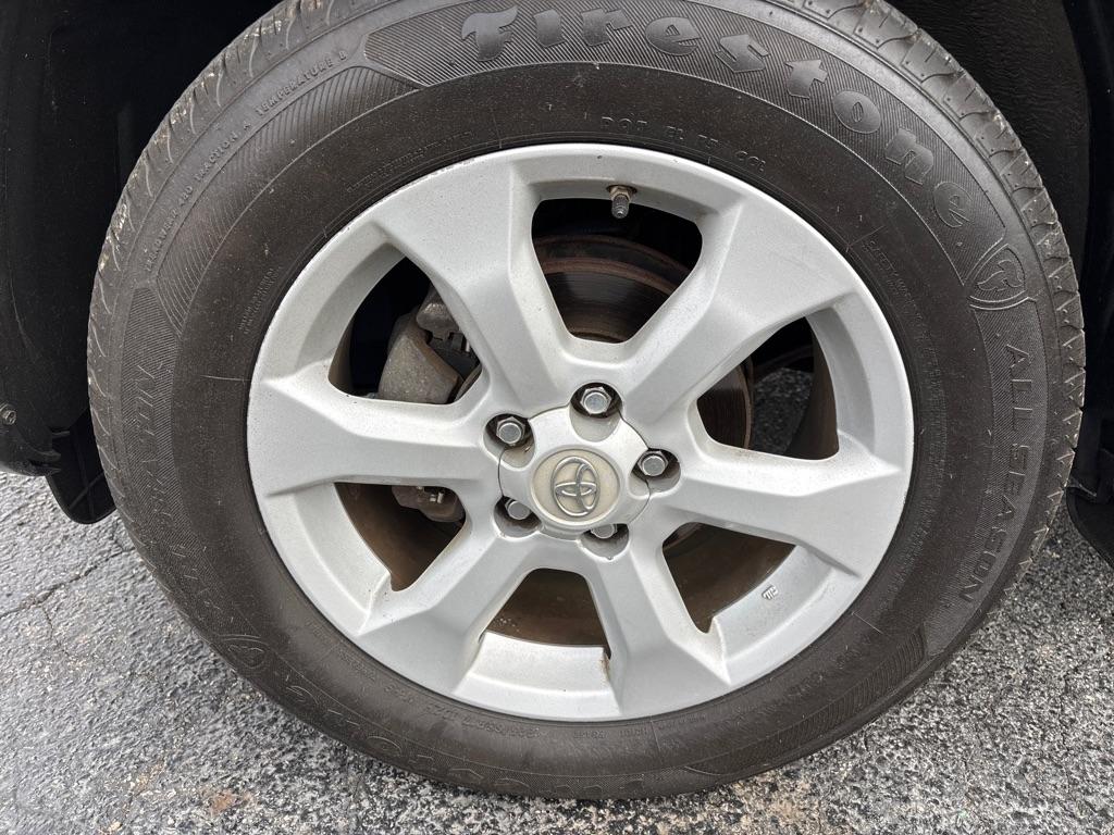 Toyota RAV4  2012