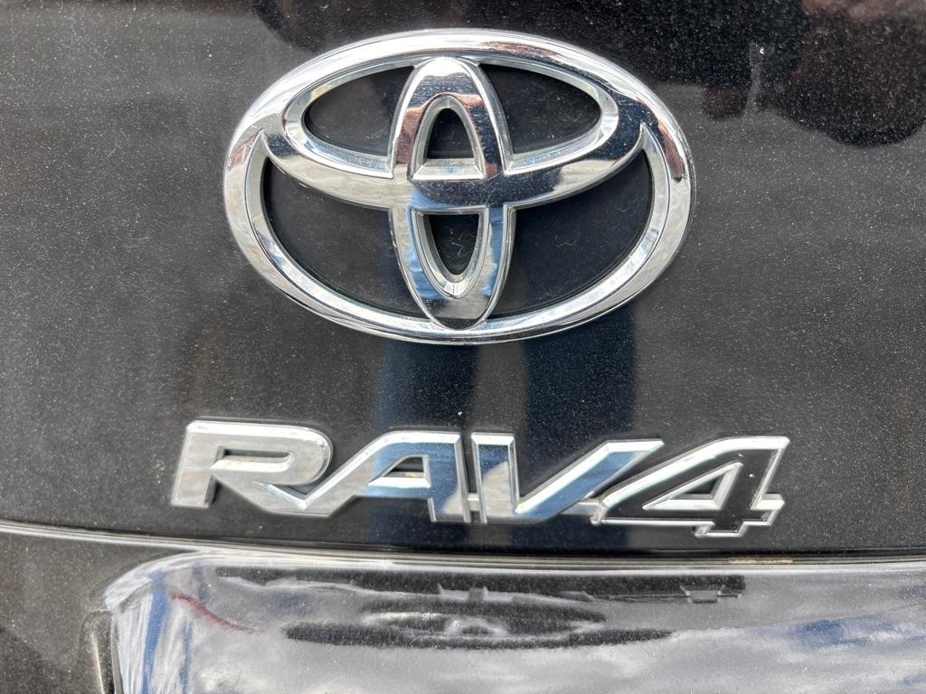 Toyota RAV4  2012