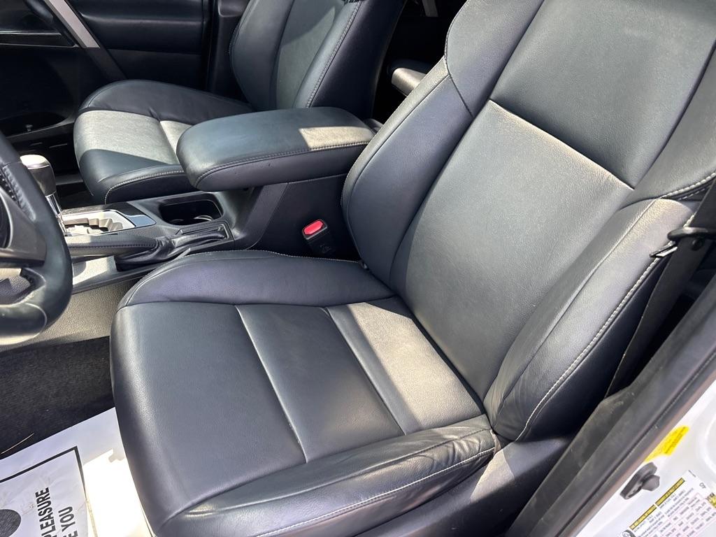 Toyota RAV4  2016