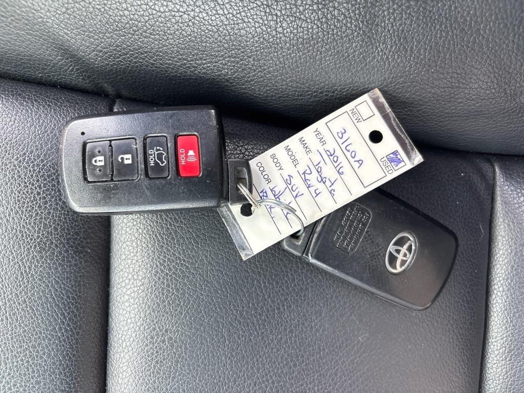 Toyota RAV4  2016