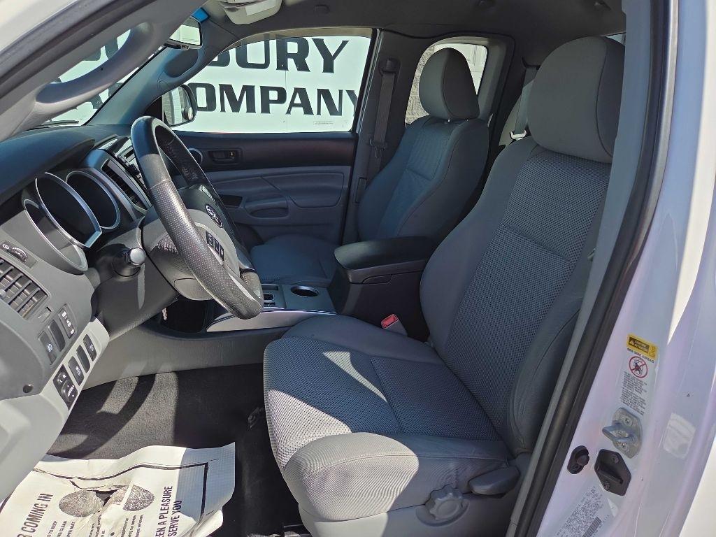Toyota Tacoma  2013