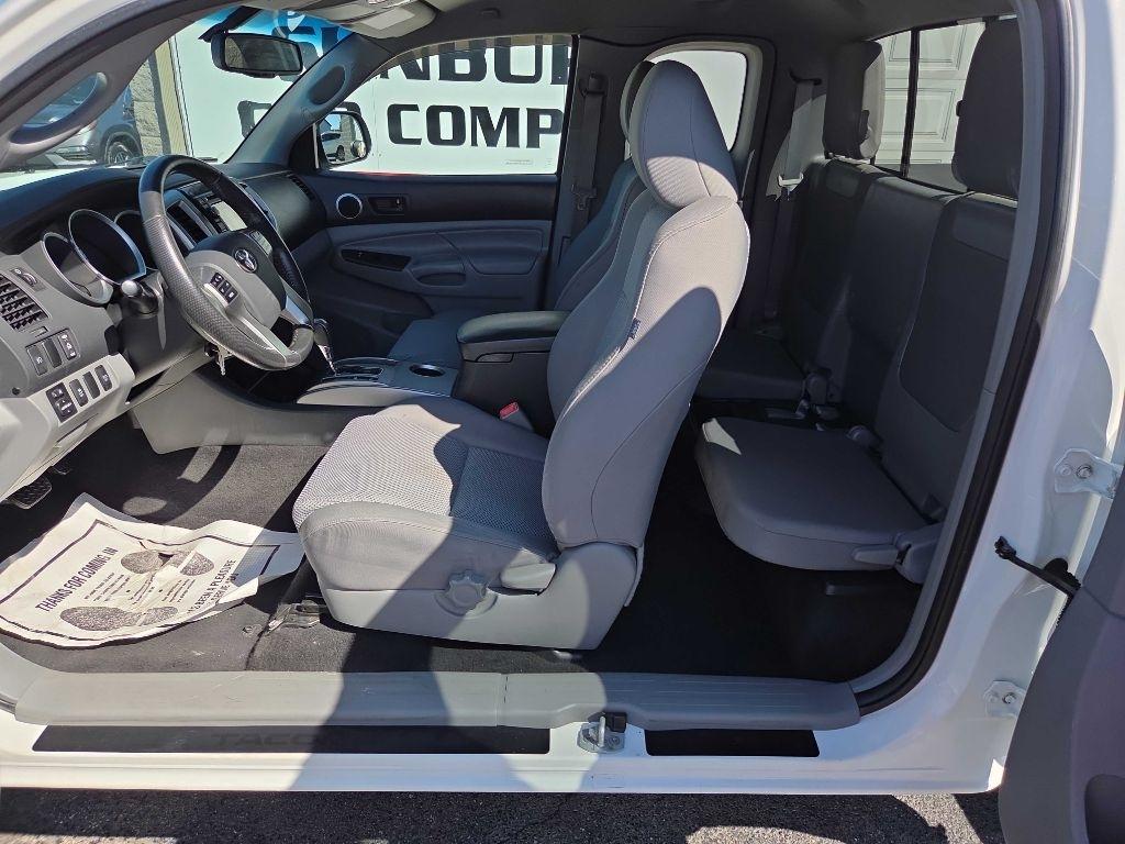 Toyota Tacoma  2013