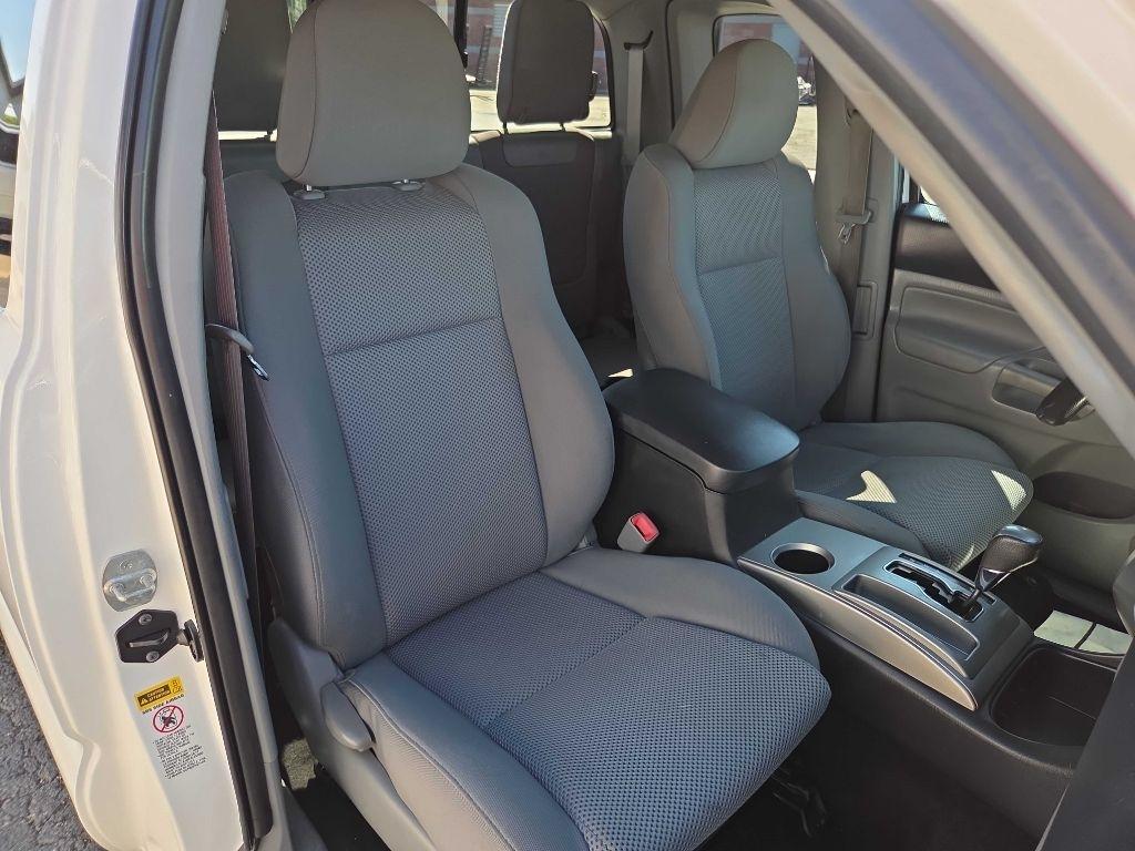 Toyota Tacoma  2013