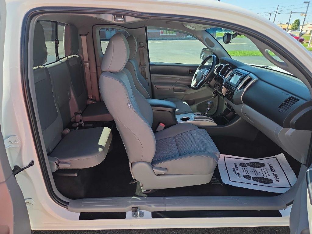 Toyota Tacoma  2013