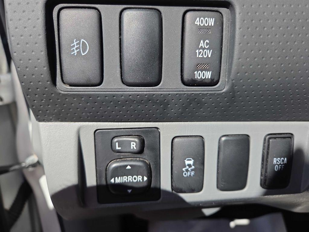 Toyota Tacoma  2013