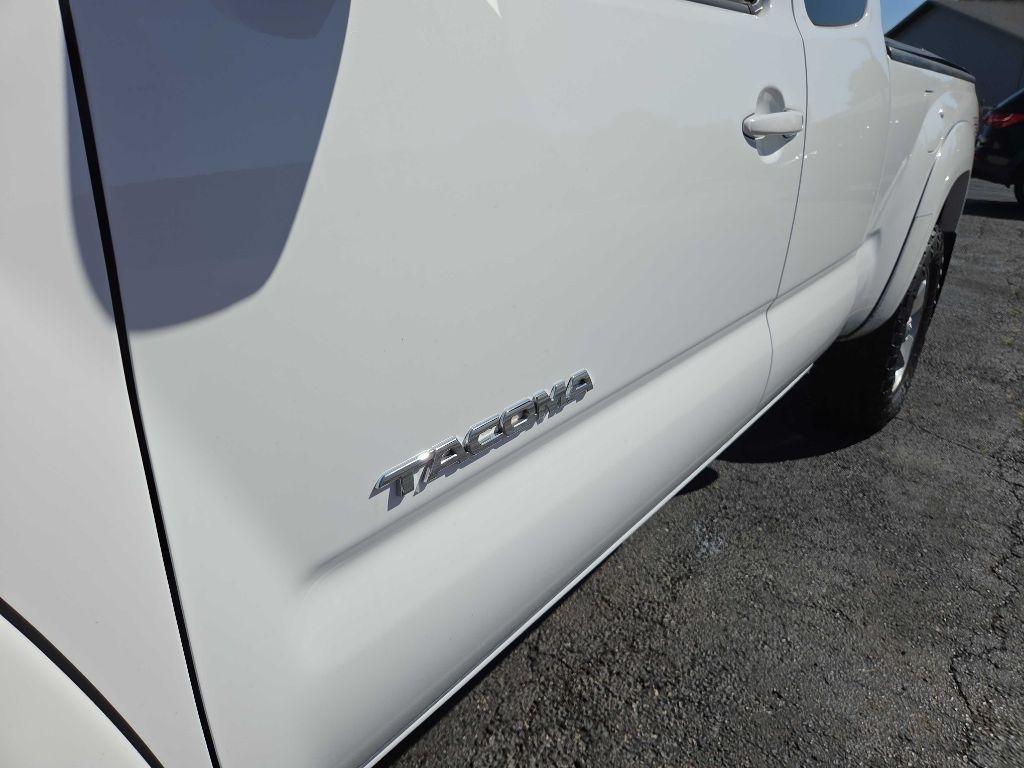 Toyota Tacoma  2013