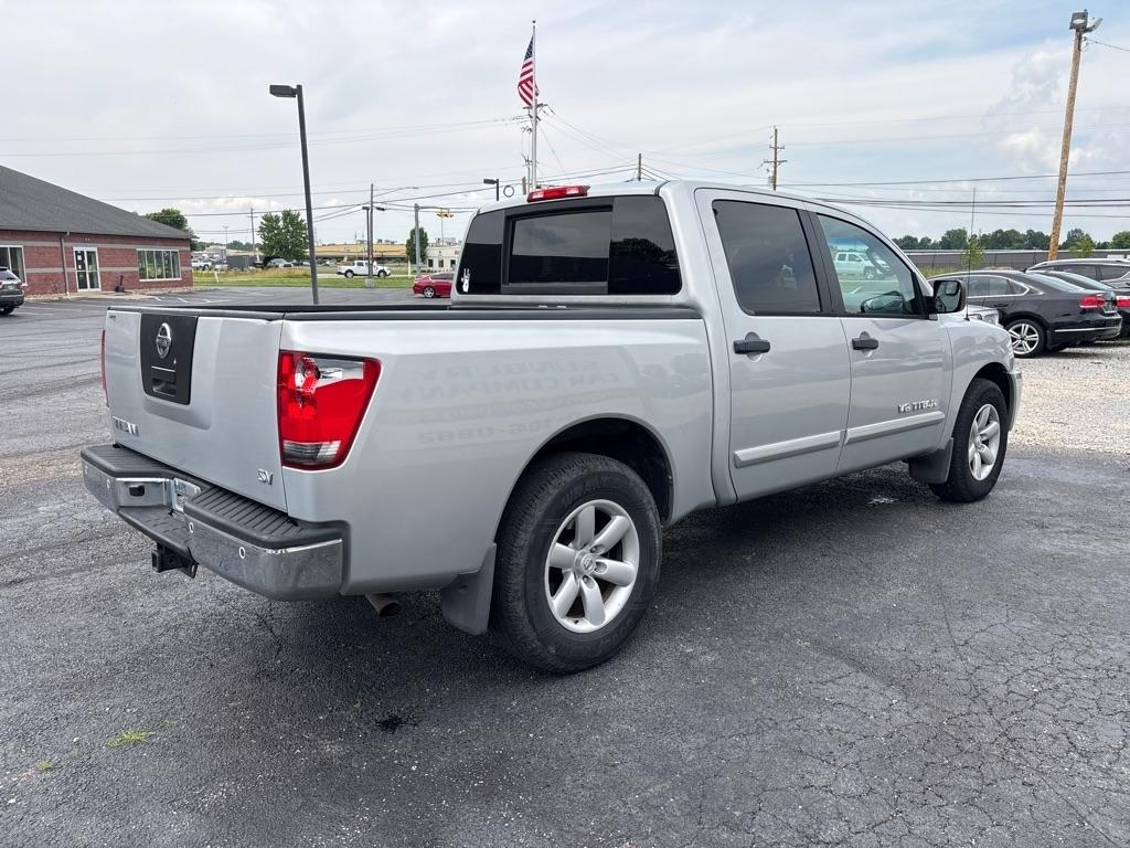 Nissan Titan  2011
