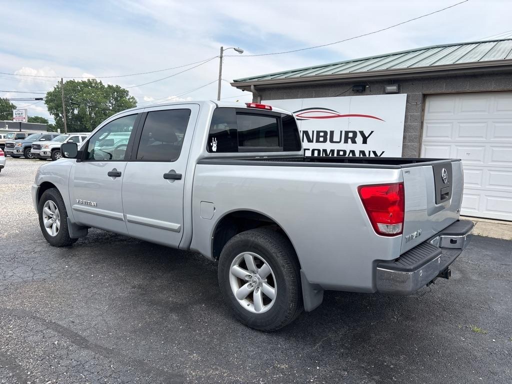 Nissan Titan  2011