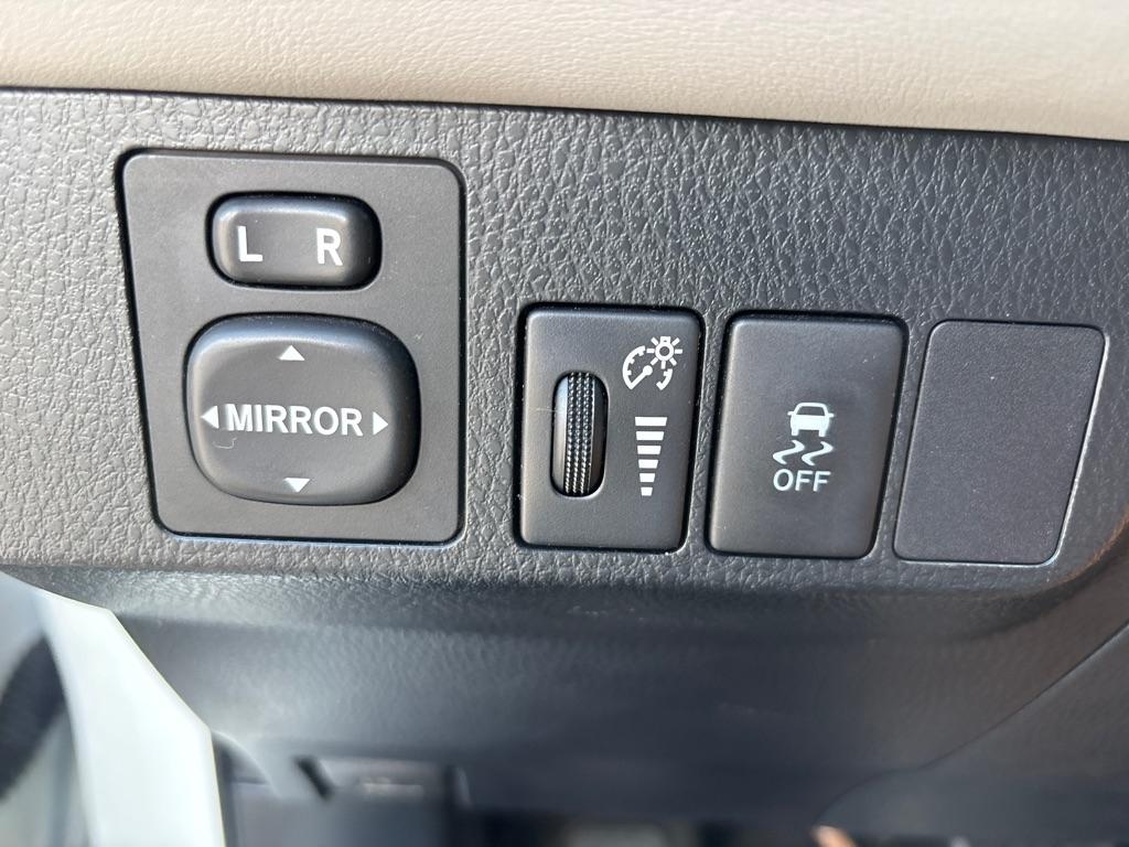 Toyota RAV4  2013