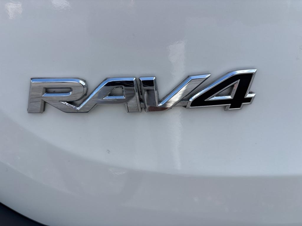 Toyota RAV4  2013