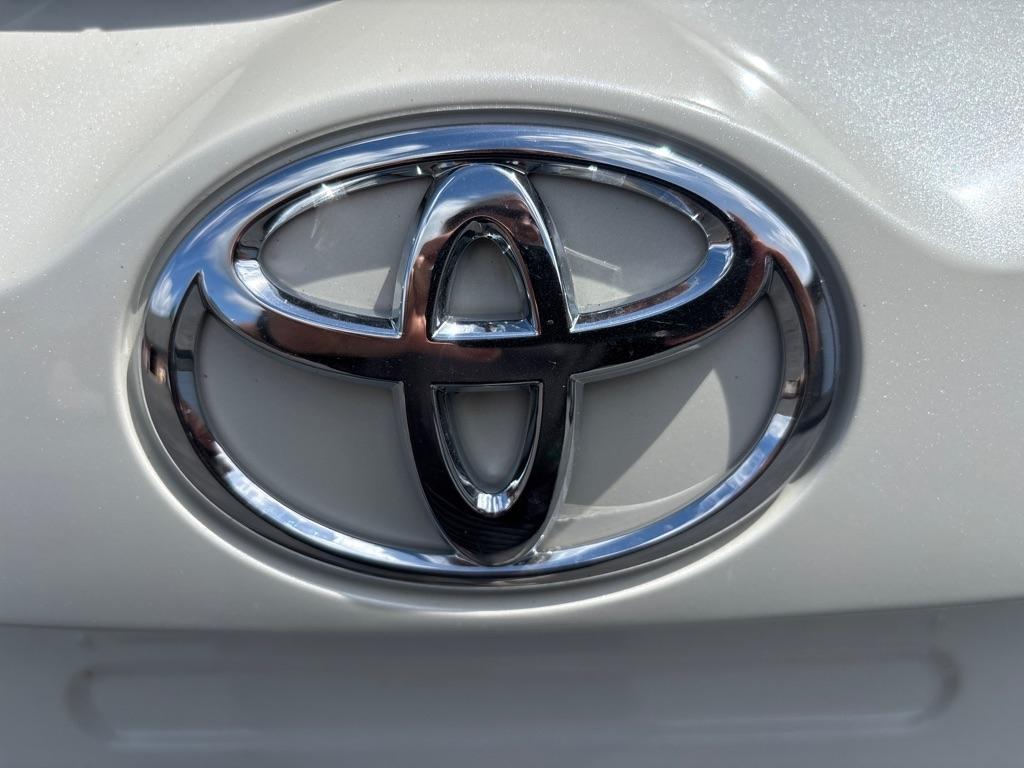 Toyota RAV4  2013