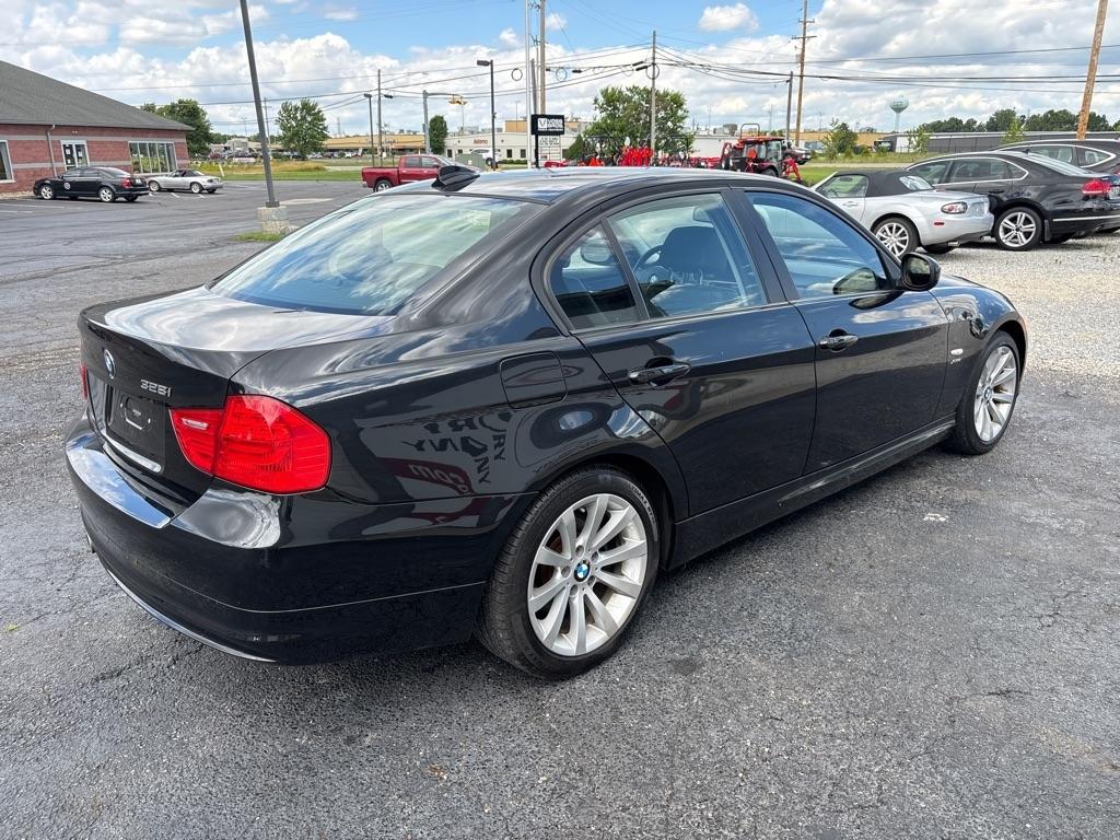 BMW 3-Series  2011