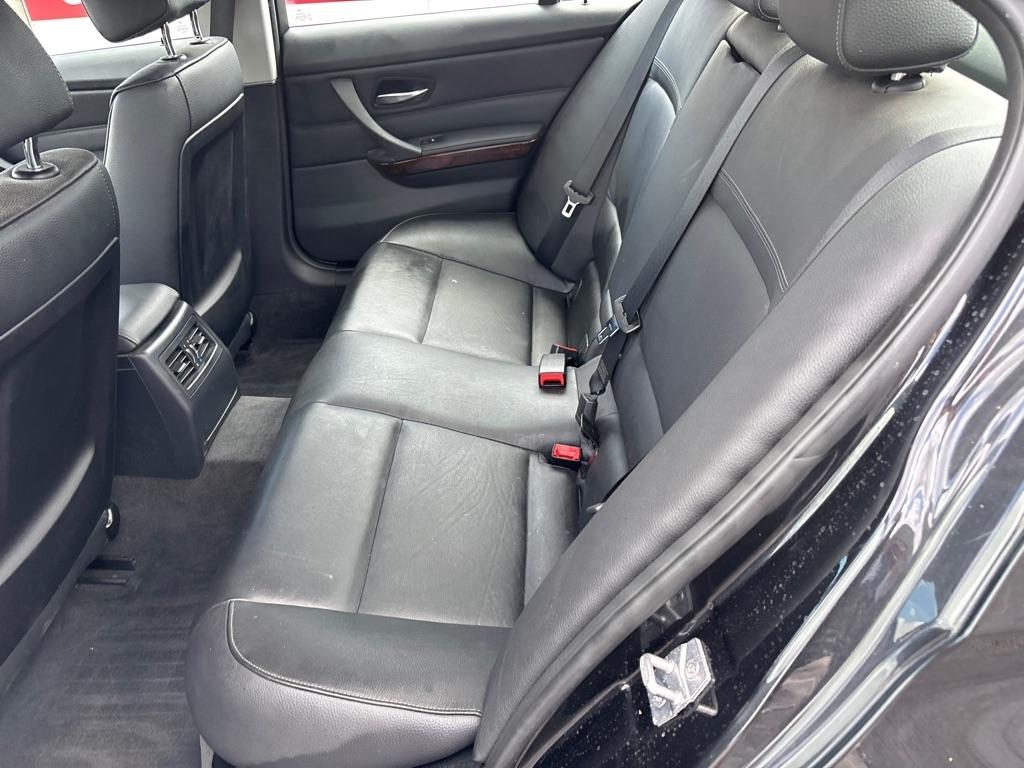 BMW 3-Series  2011