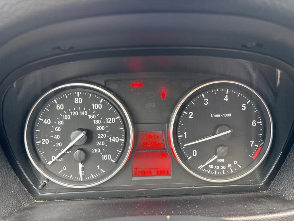 BMW 3-Series  2011