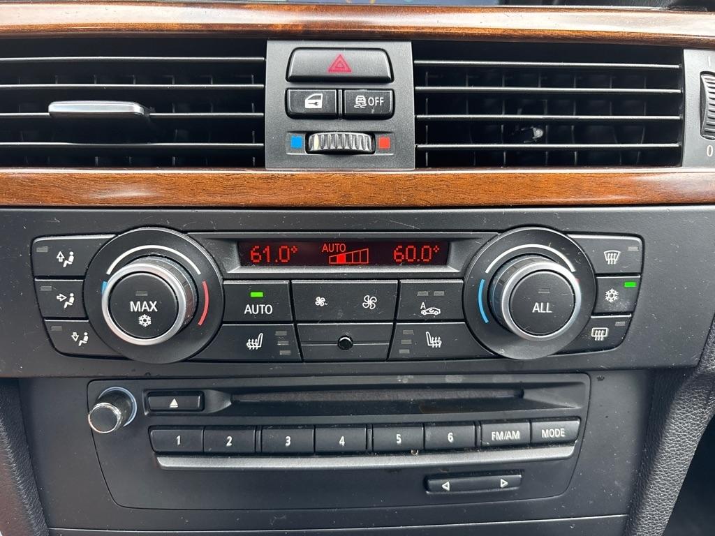 BMW 3-Series  2011