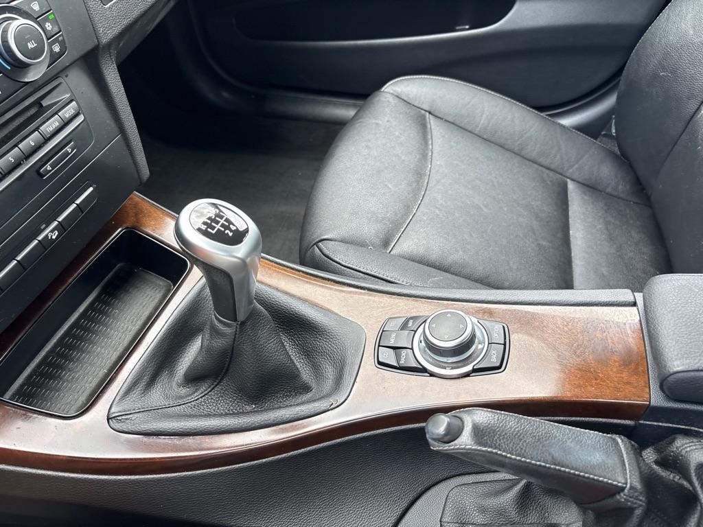 BMW 3-Series  2011