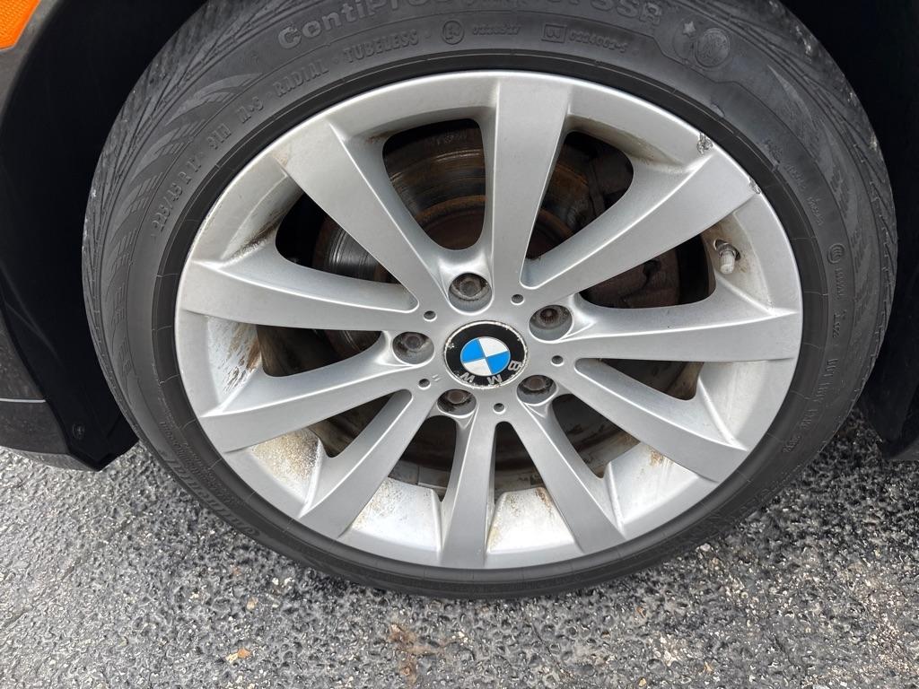BMW 3-Series  2011