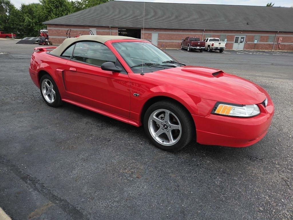 Ford Mustang  2003