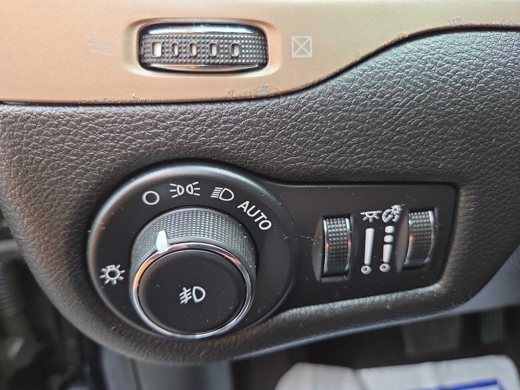 Jeep Cherokee  2015