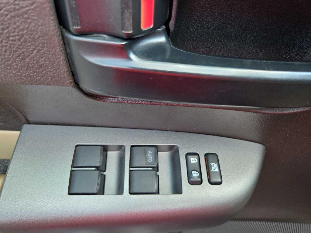 Toyota Tundra  2010