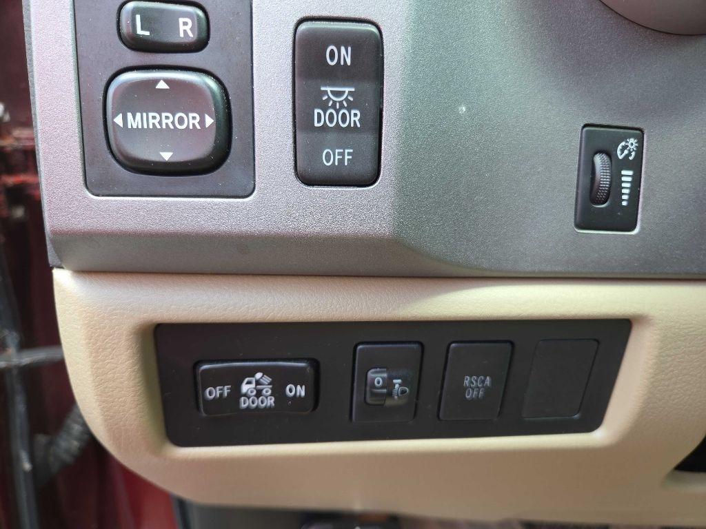 Toyota Tundra  2010