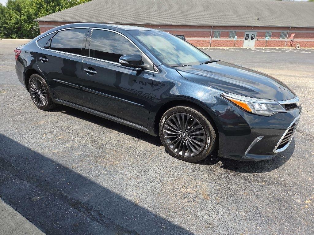 Toyota Avalon  2018