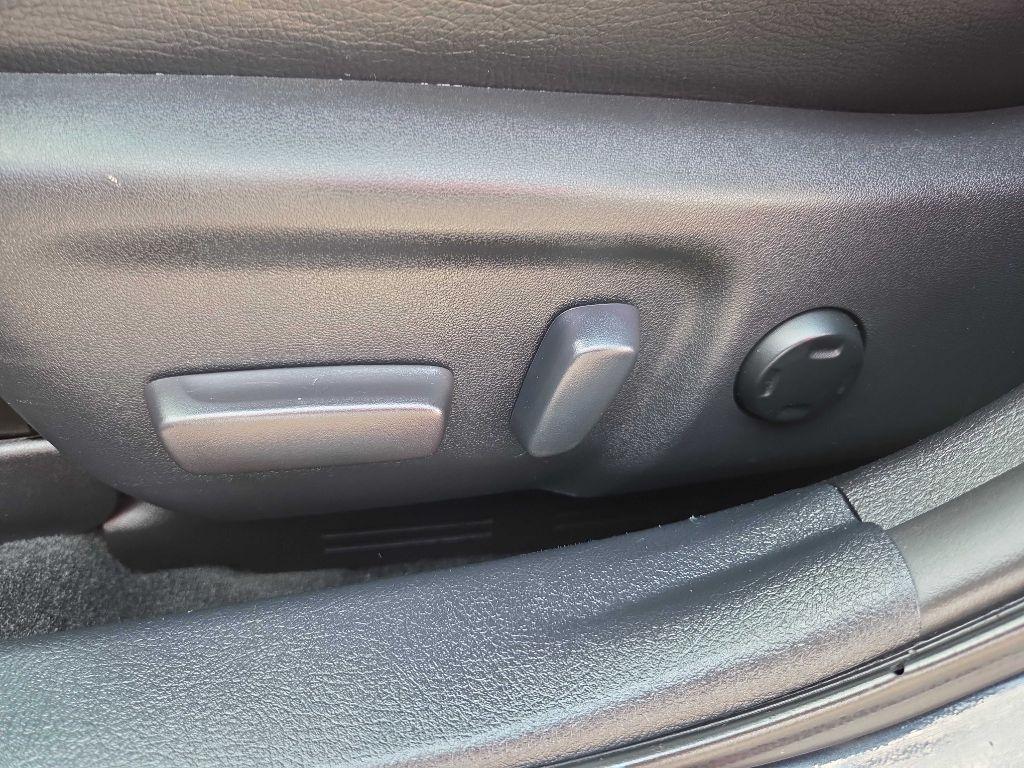 Toyota Avalon  2018