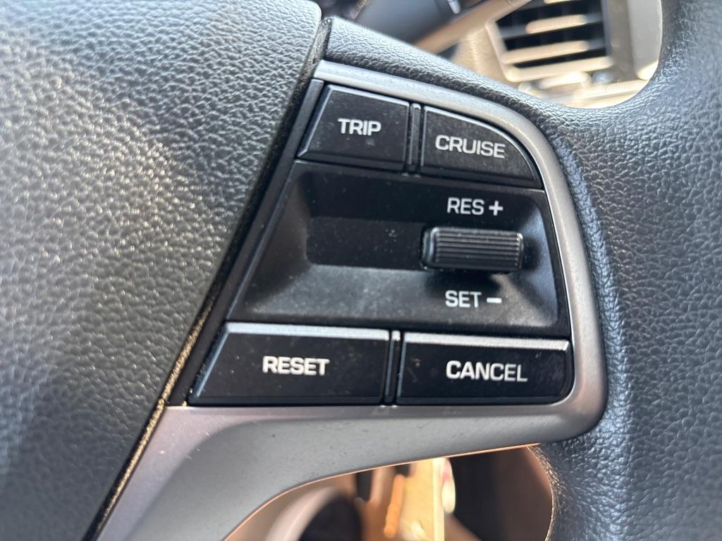 Hyundai Elantra  2017