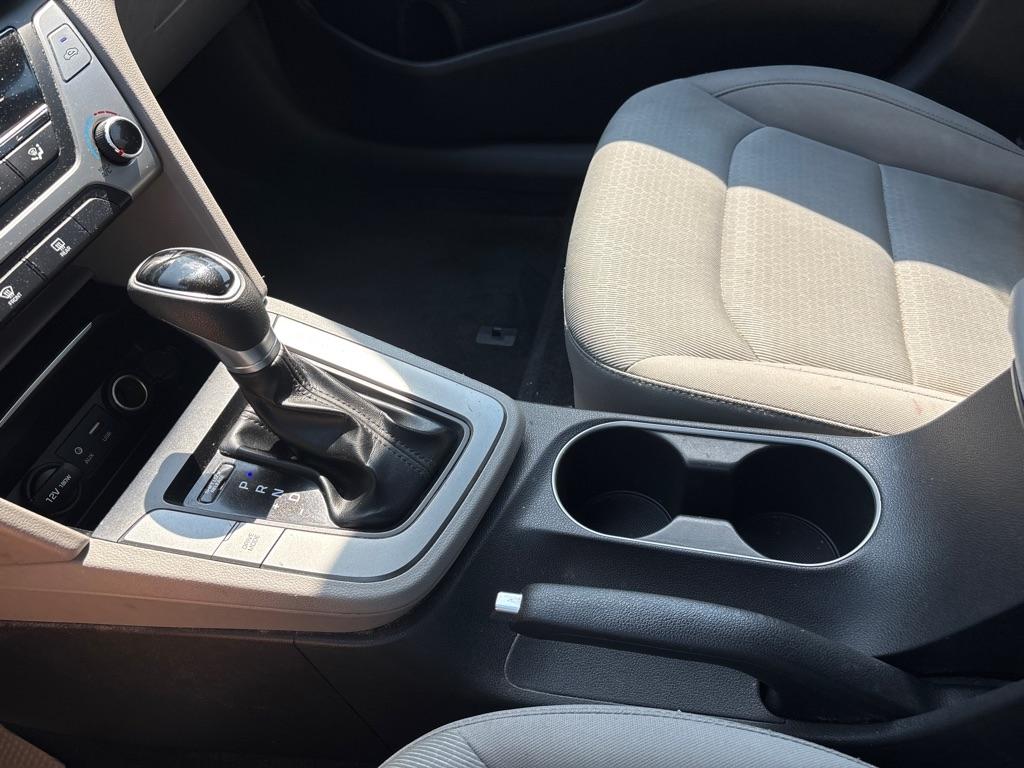 Hyundai Elantra  2017