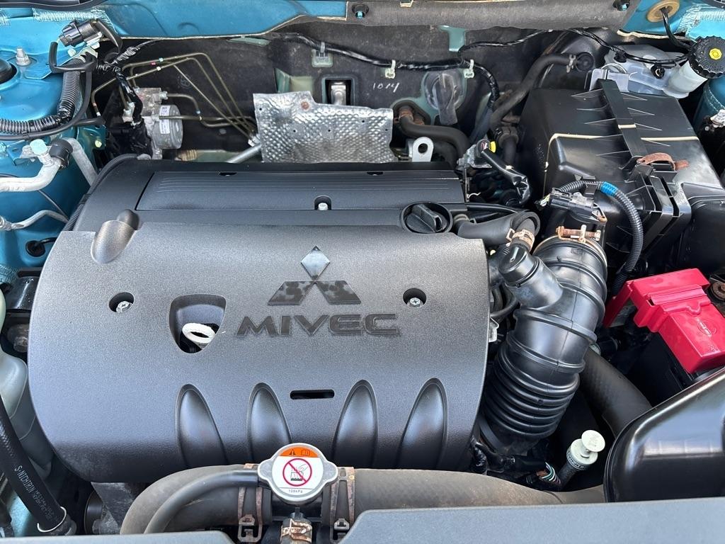 Mitsubishi Outlander Sport  2014