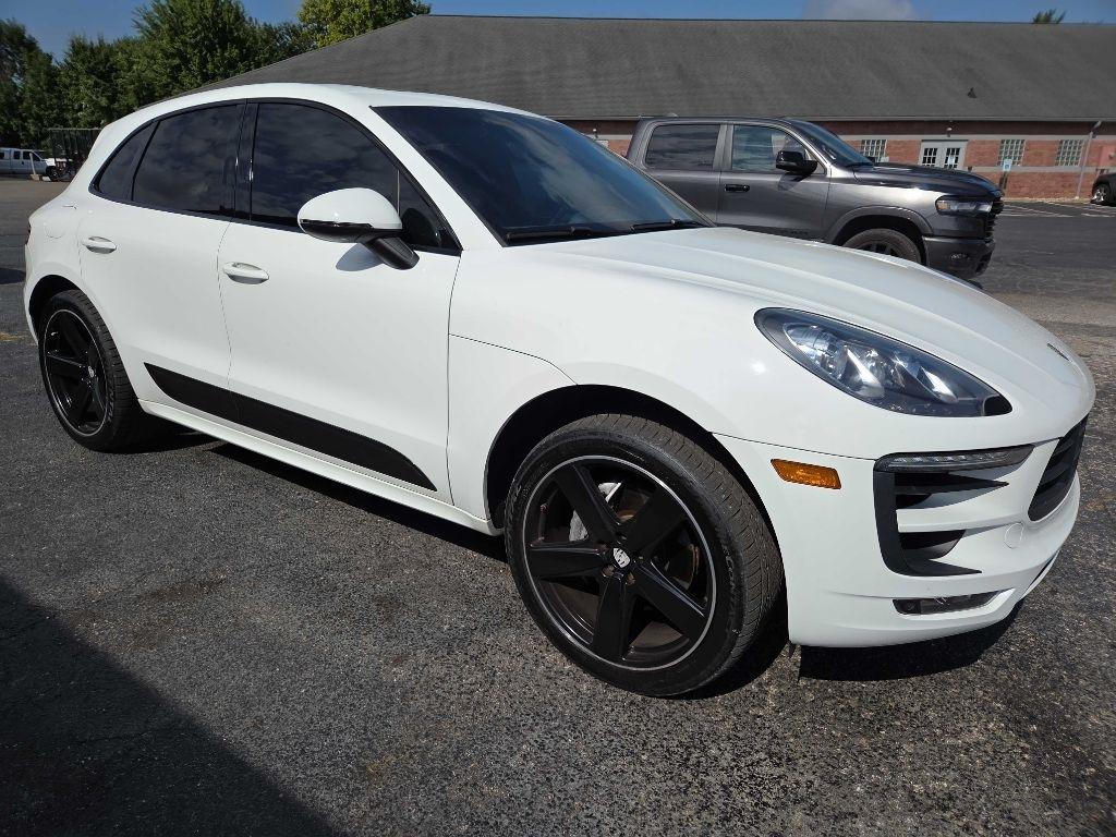 Porsche Macan  2016