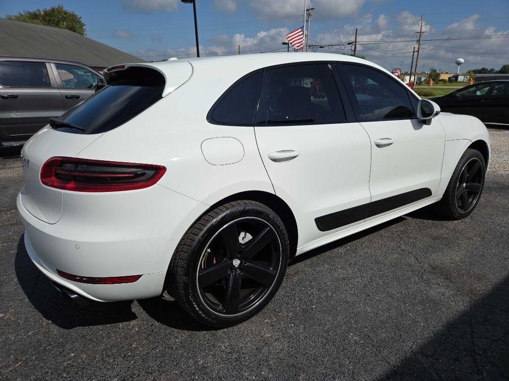 Porsche Macan  2016