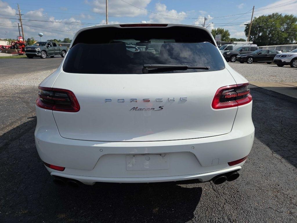 Porsche Macan  2016