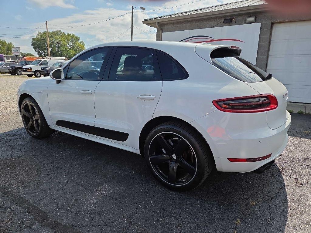 Porsche Macan  2016