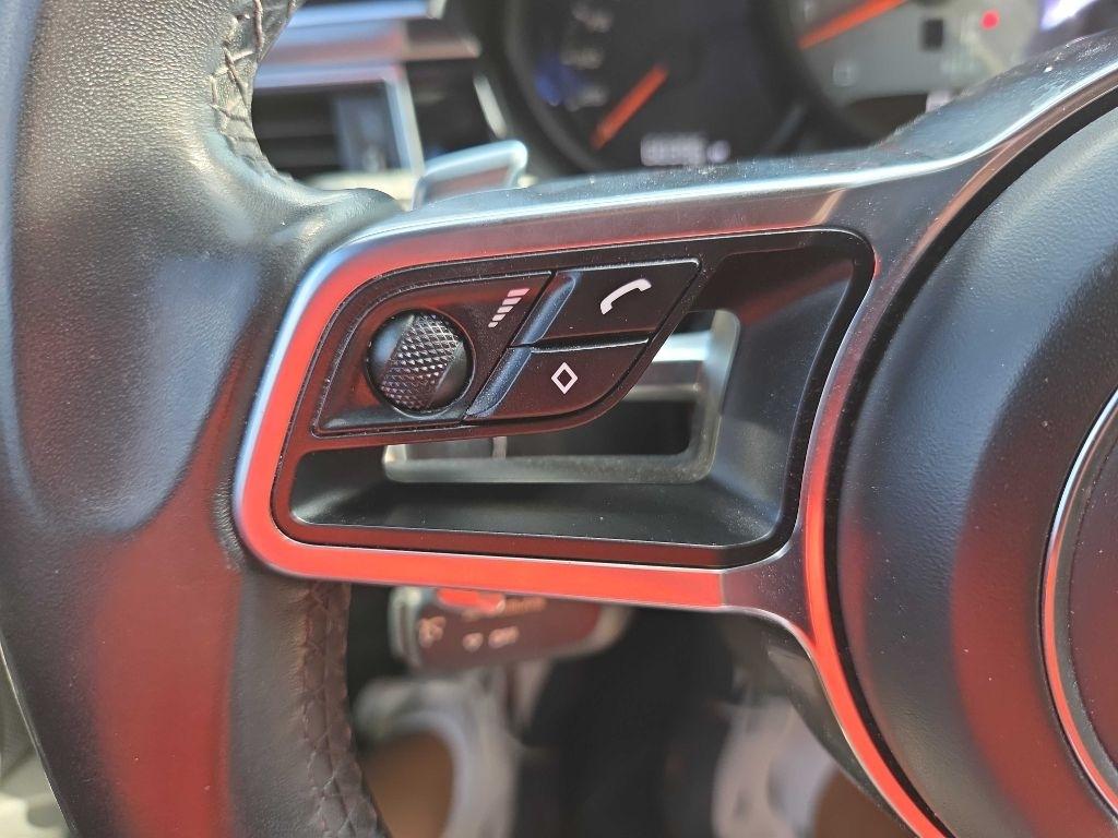 Porsche Macan  2016