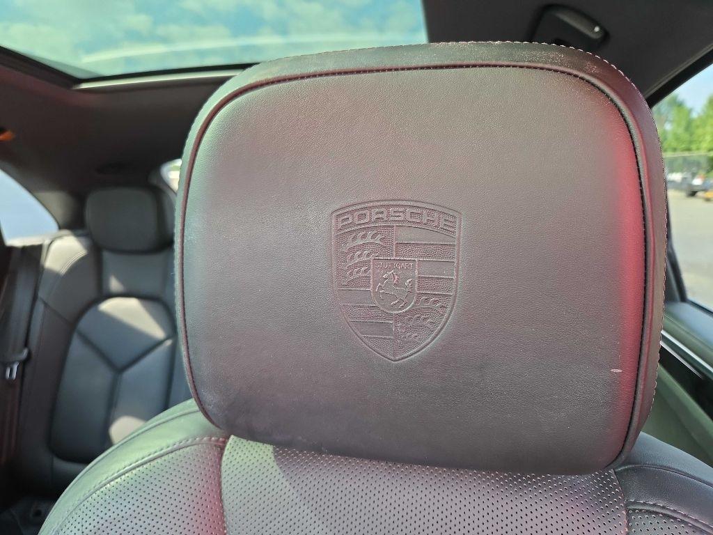 Porsche Macan  2016